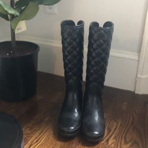 Adorable Black Hunter quilted rain-boots